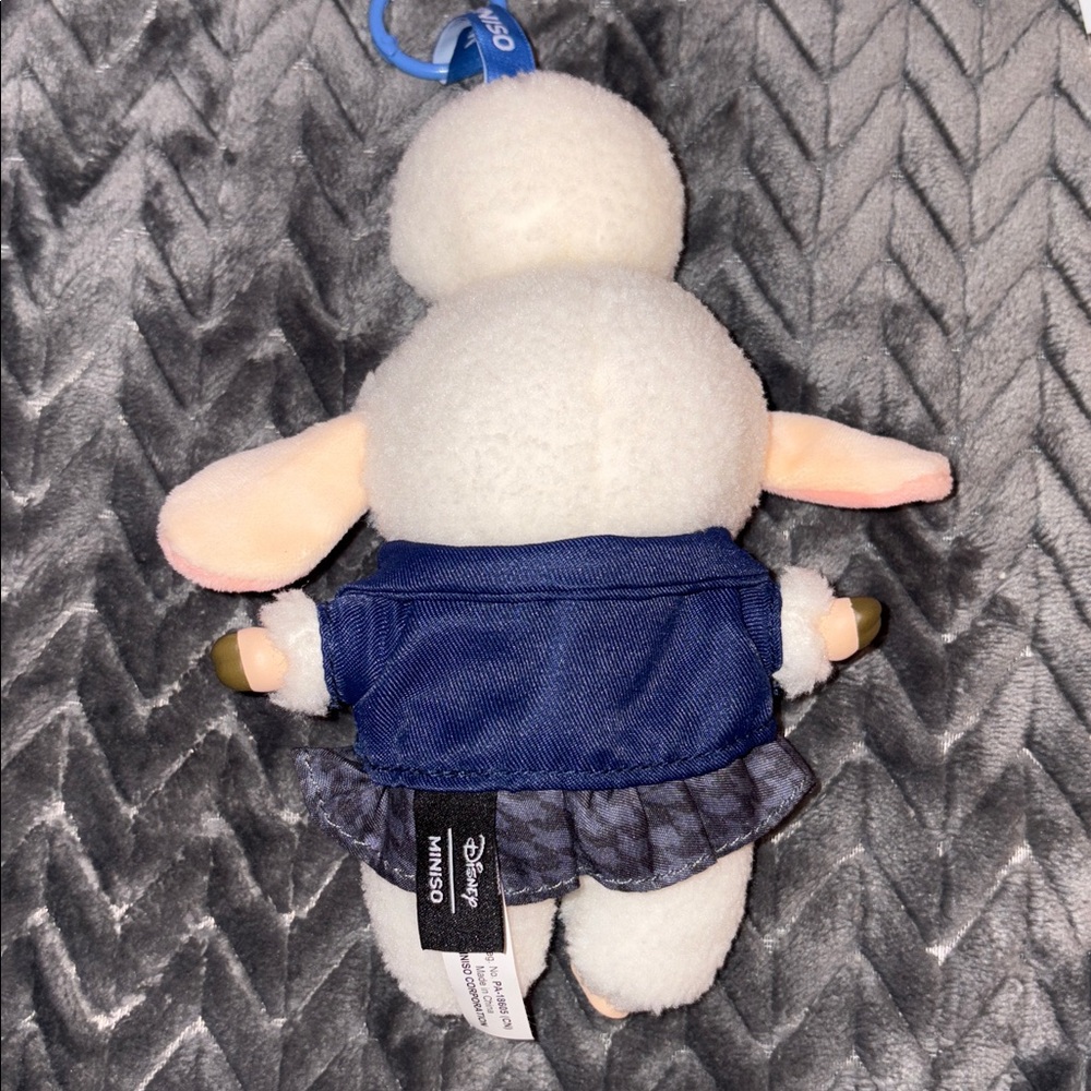 Disney Zootopia Plush pendant - Bellwether - Picture 6 of 7